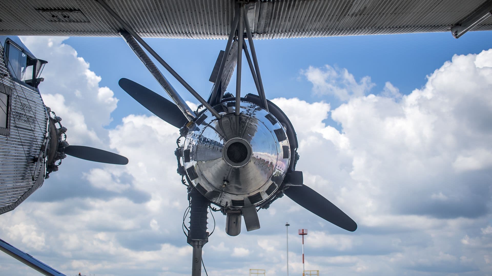 Taking flight with a 1928 Ford Trimotor — image 2